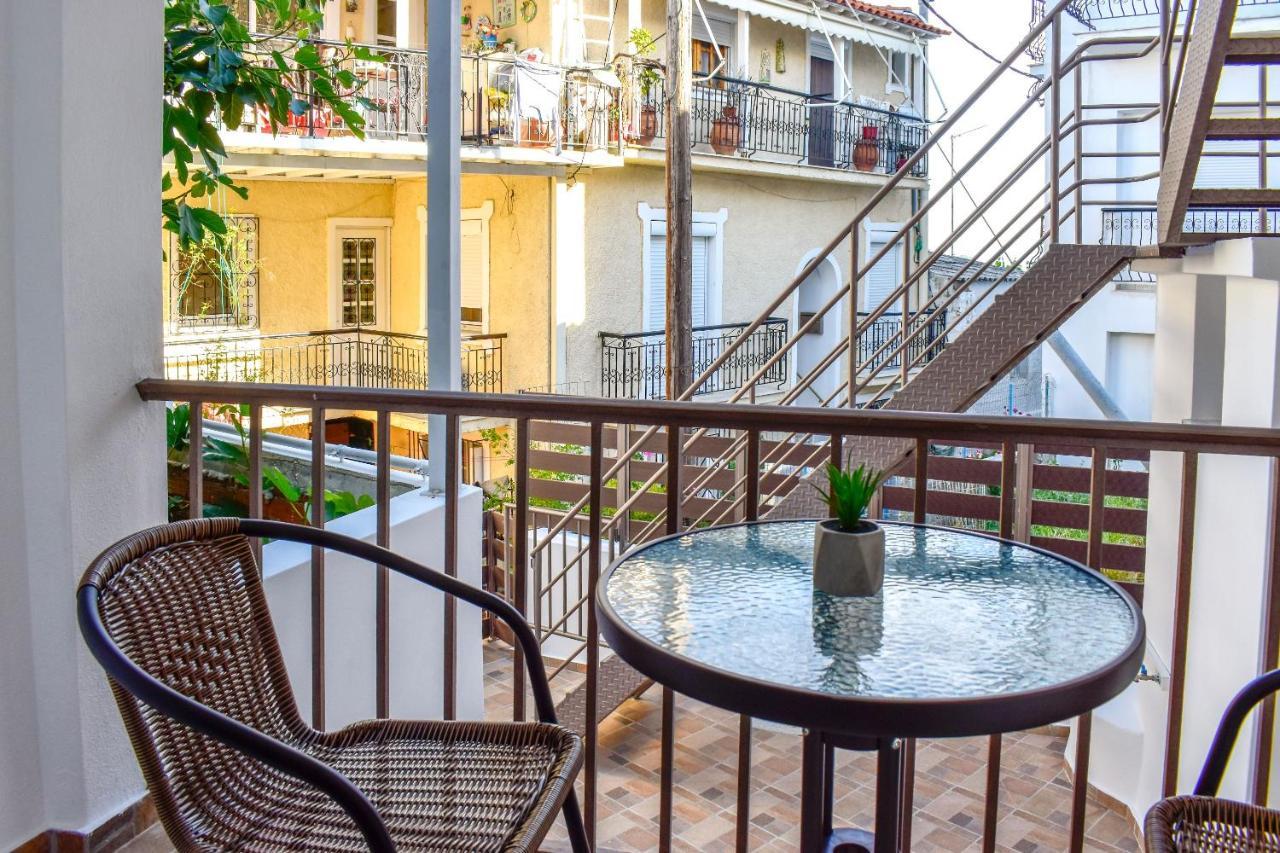 La Maison Plakes 3 Bdr Apt Città di Skiathos Esterno foto